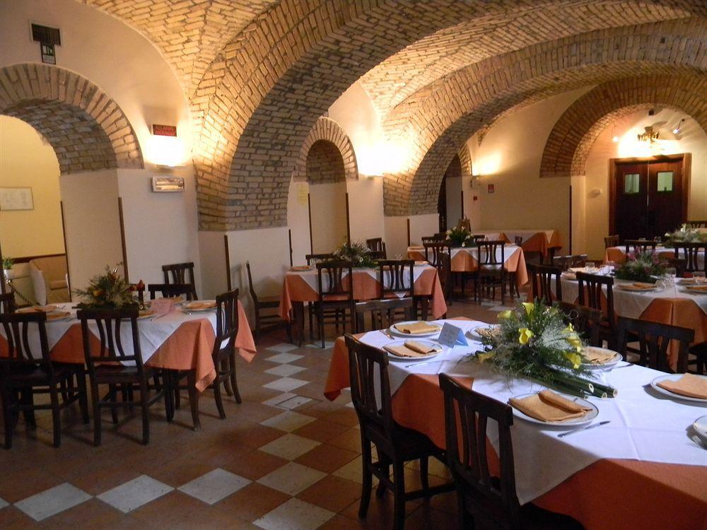 מלון רומא Domus Carmelitana מראה חיצוני תמונה