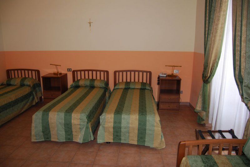 מלון רומא Domus Carmelitana מראה חיצוני תמונה