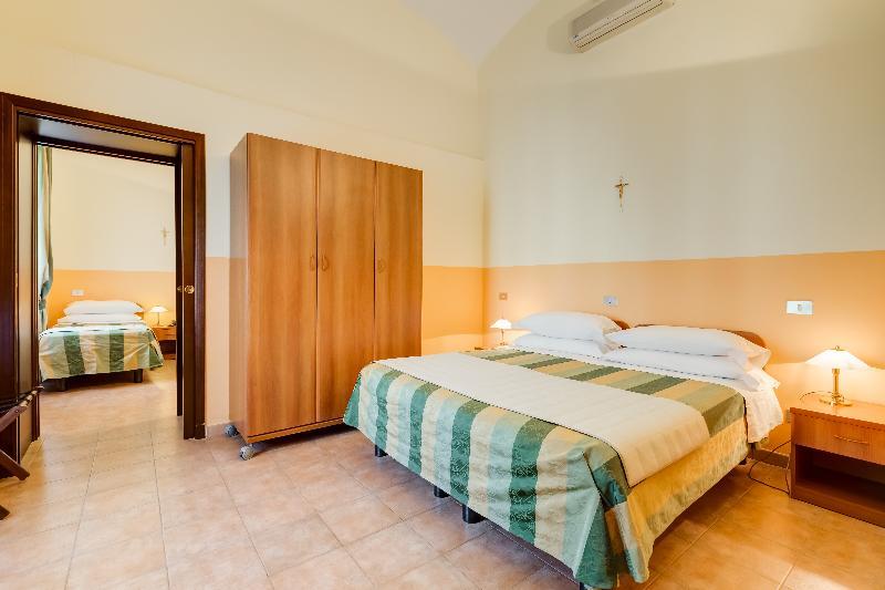 מלון רומא Domus Carmelitana מראה חיצוני תמונה